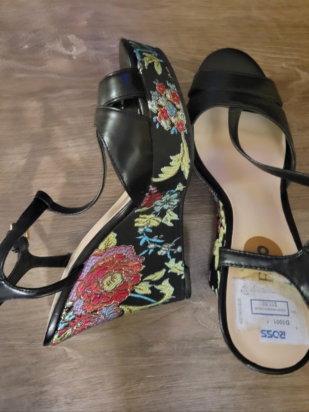 Guess Black Floral Embroidered Wedge Sandals - Women 8M